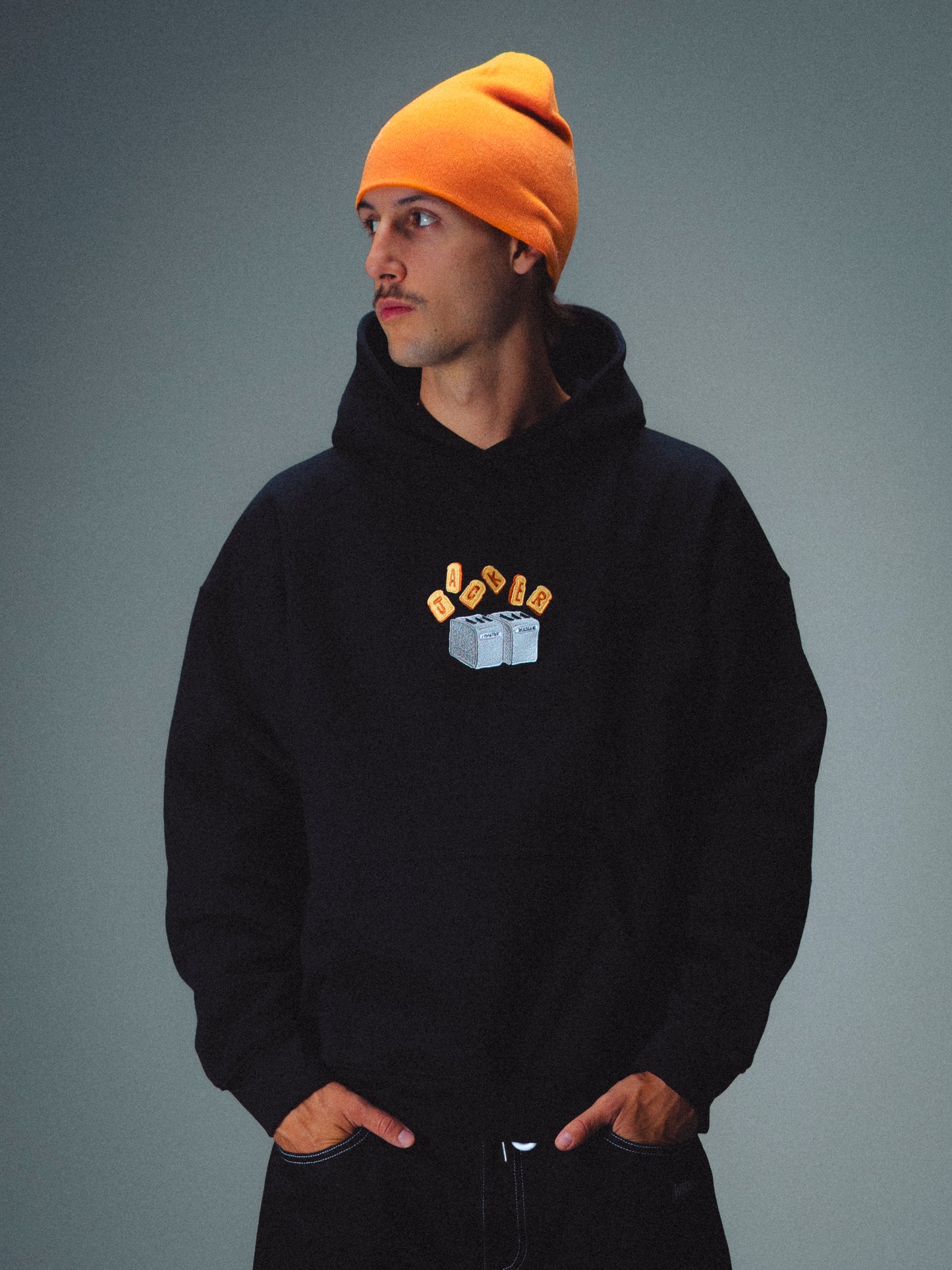 TOAST HOODIE - BLACK