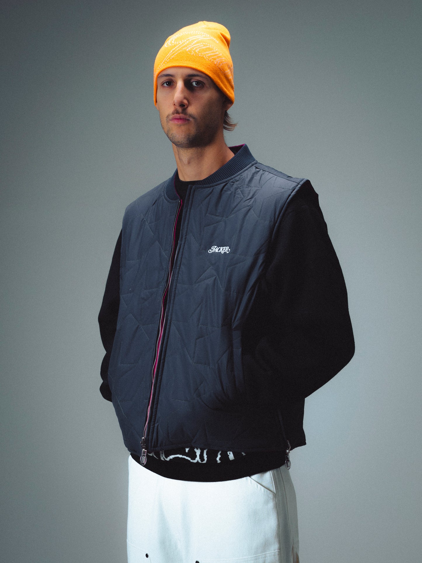 REVERSIBLE SLEEVELESS JACKET - NAVY & RED