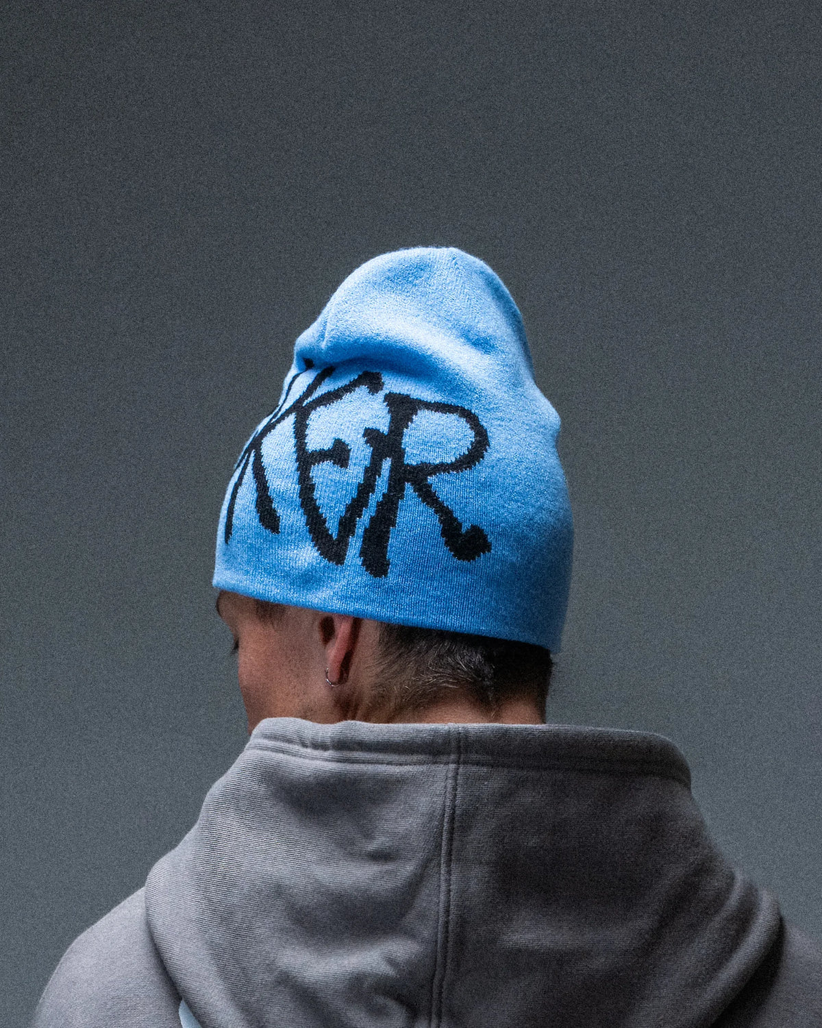 Bonnet Jacker jacquard Knight Writer bleu — produit porté de dos