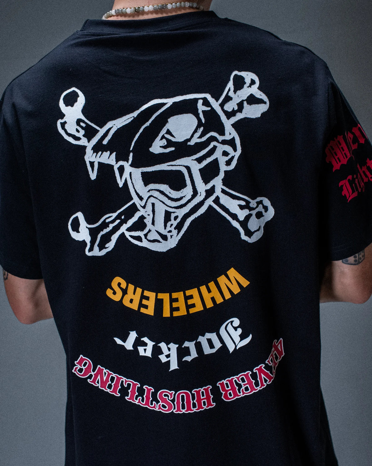 T-shirt Jacker Wild Wheelers noir — détail du produit porté de dos