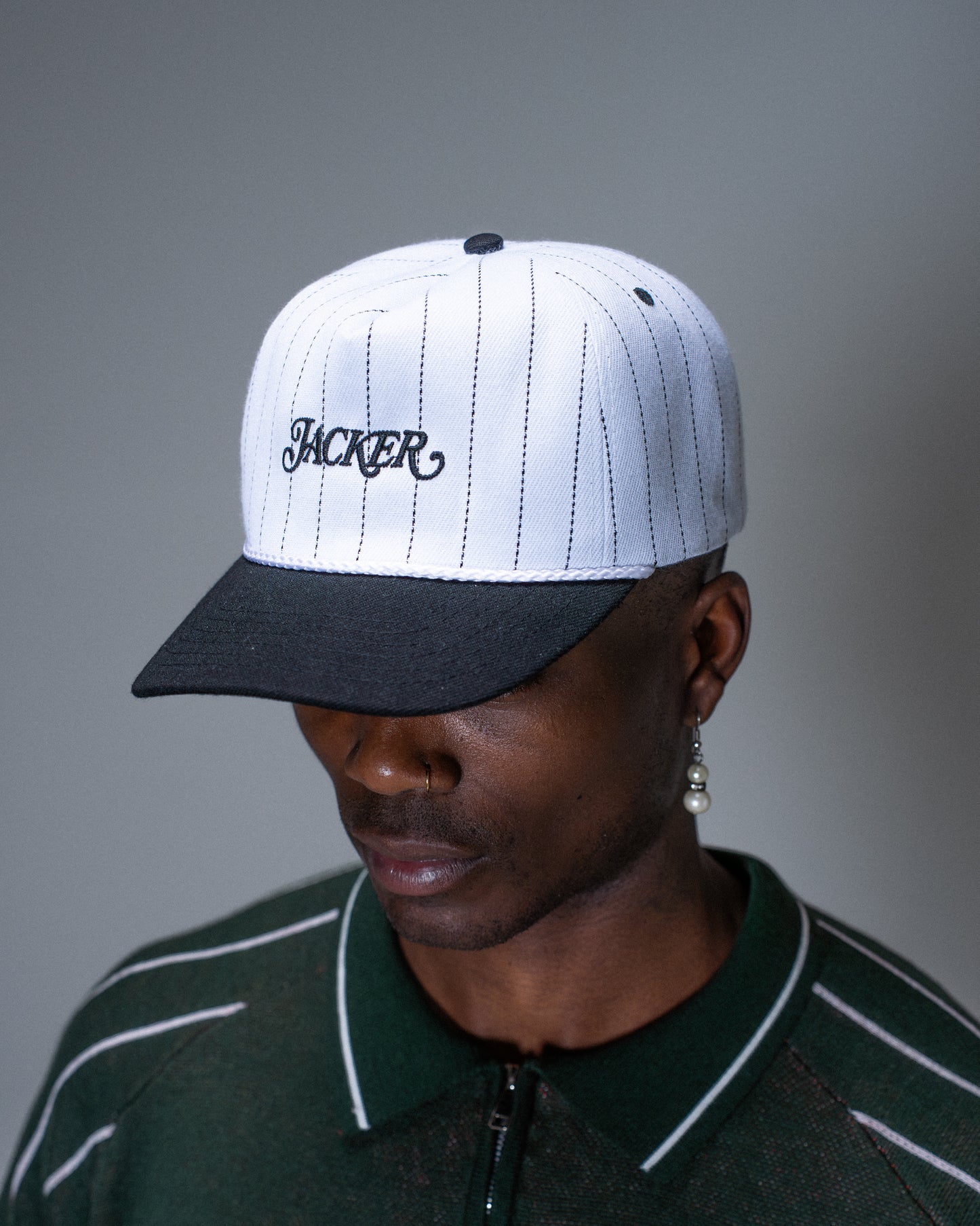 CLASSIC STRIPE SNAPBACK 5 PANEL BLACK & WHITE