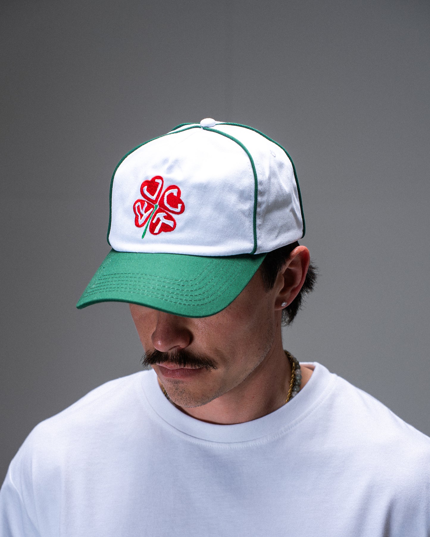 CLOVER SNAPBACK 5 PANEL WHITE & GREEN