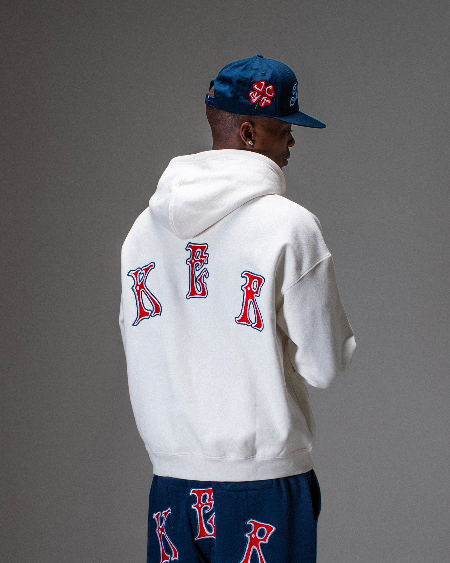 PALS FONT HOODIE ZIP WHITE