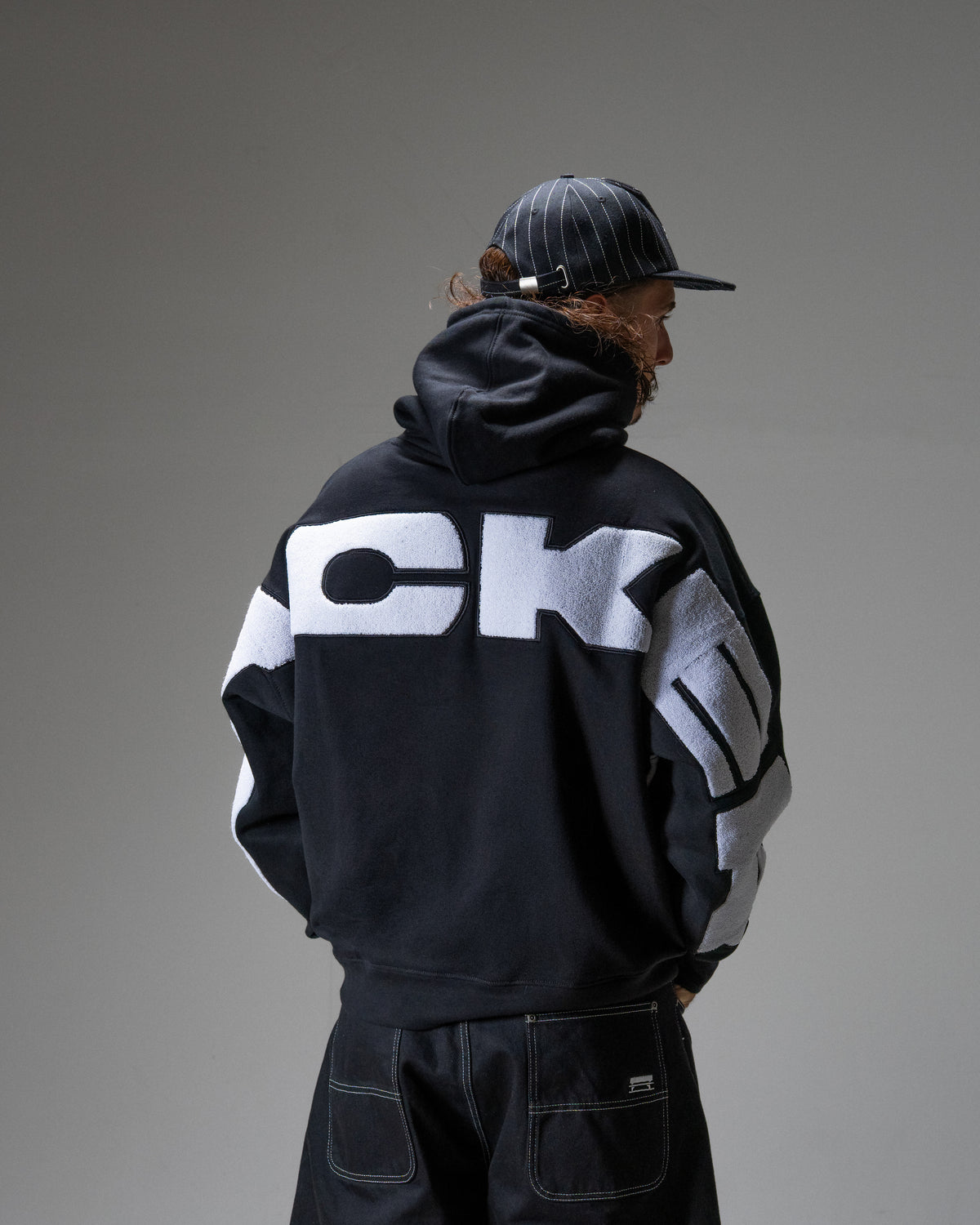 YETORIUS HOODIE BLACK