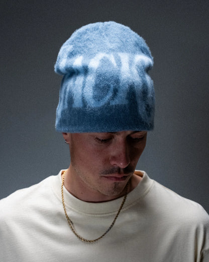 Bonnet Jacker Blur Mohair bleu — produit porté