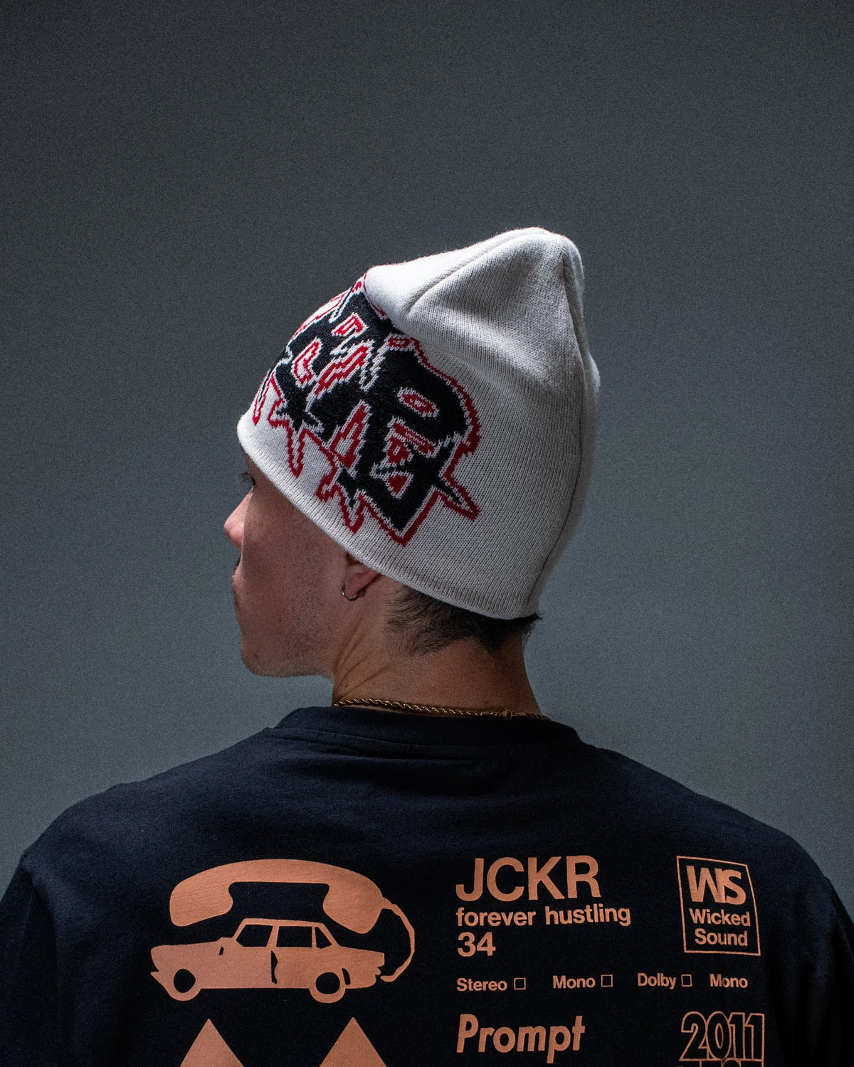 Bonnet Jacker jacquard Take Back Control blanc — produit porté de dos
