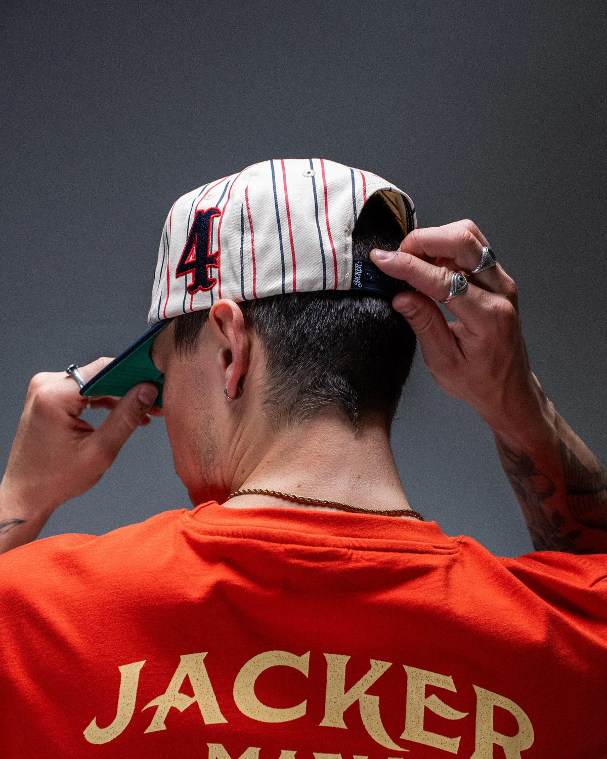Casquette Jacker snapback MOF blanche — produit porté de dos