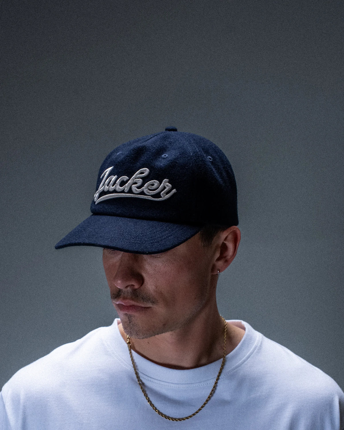 Casquette Jacker snapback MOF Wool bleu marine — produit porté