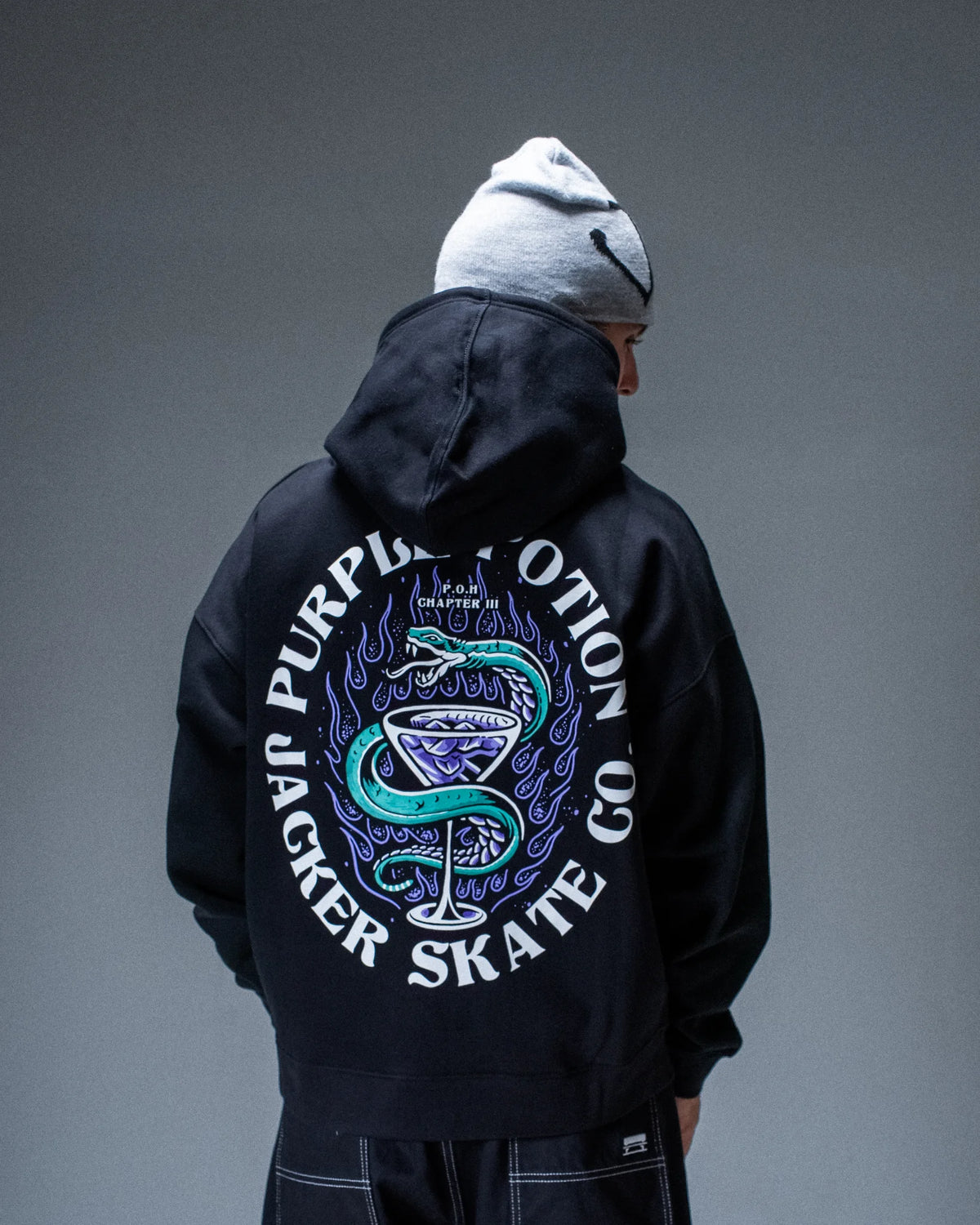 Sweat à capuche Jacker Purple Potion Light noir — produit porté de dos