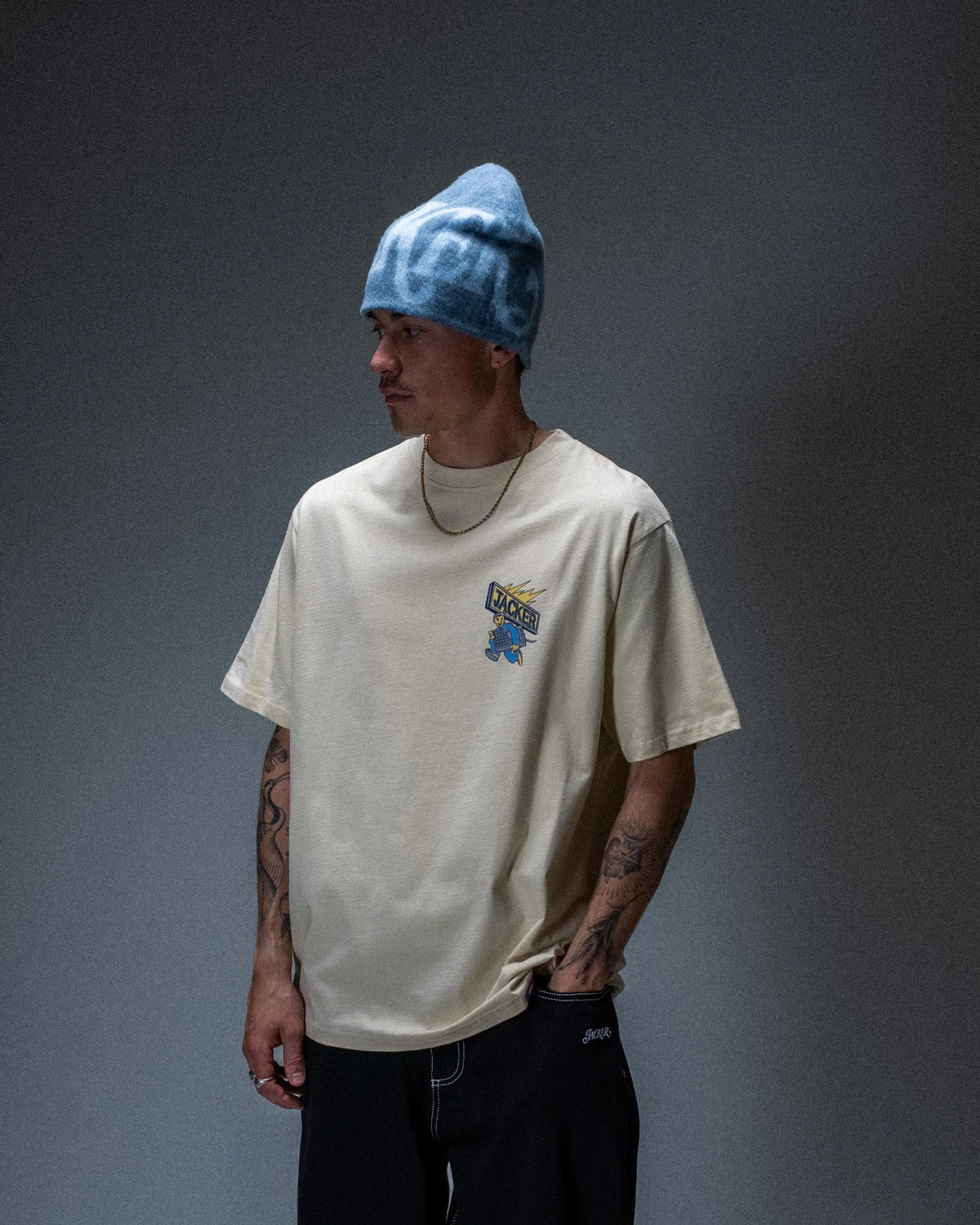 T-shirt Jacker Blackout beige — produit porté