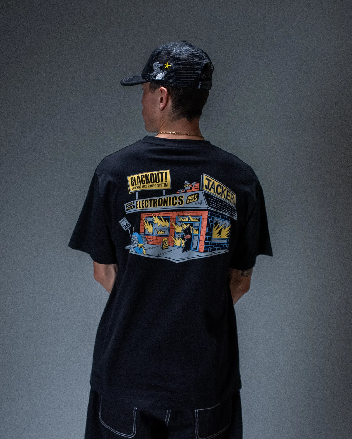 T-shirt Jacker Blackout noir — produit porté de dos