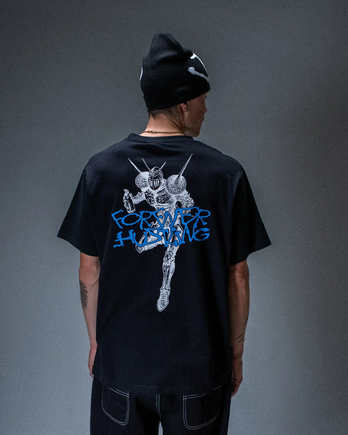 T-shirt Jacker Knight Writer noir — produit porté de dos
