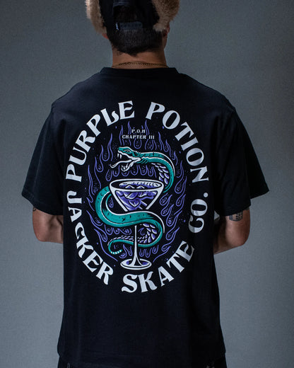 T-shirt Jacker Purple Potion noir — détail du produit porté de dos
