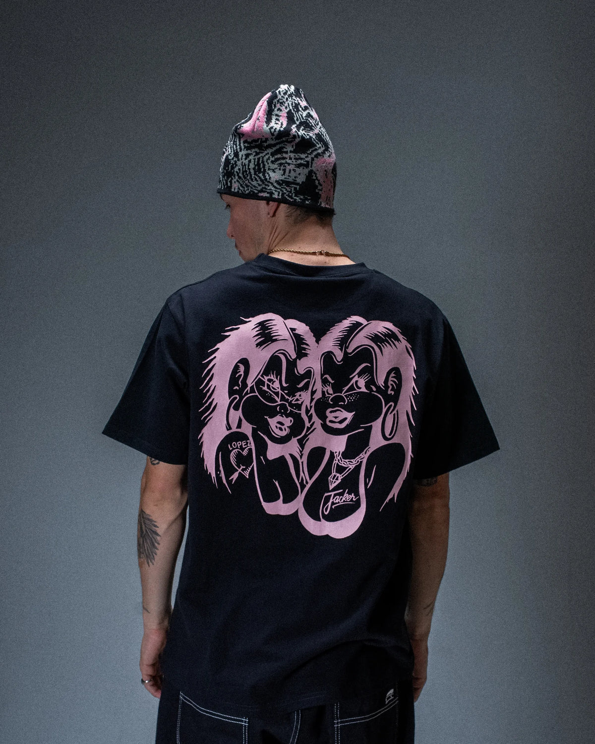 T-shirt Jacker Sisters noir — produit porté de dos