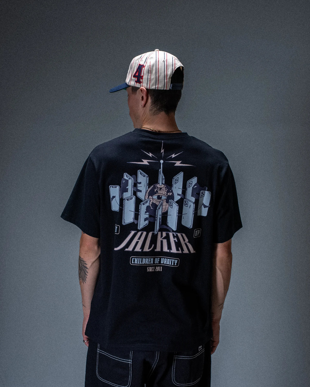 T-shirt Jacker Vanity noir — produit porté de dos